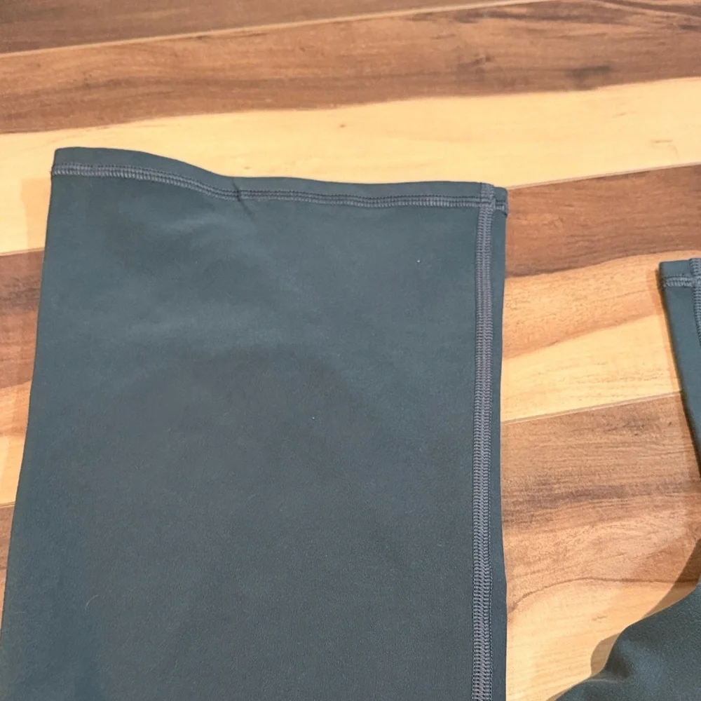 Alo Women's Green Flared Pants - Picture 7 of 7